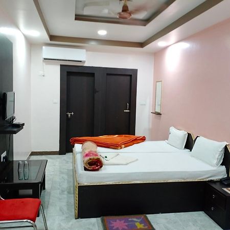 Hotel Sunaina International Gaya Rom bilde