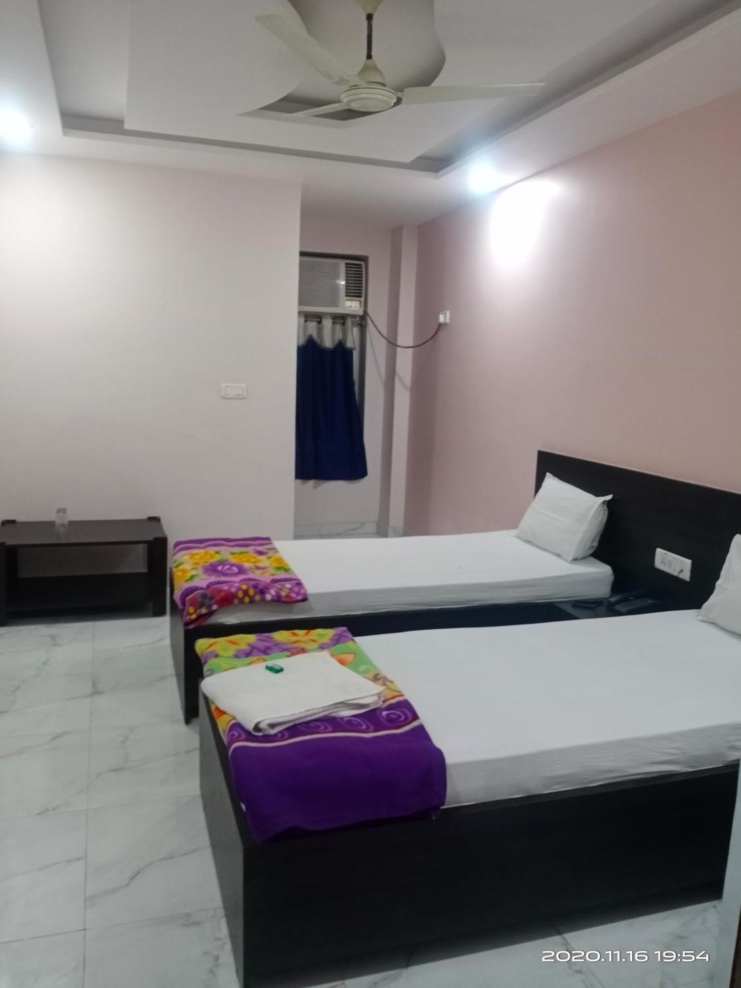 Hotel Sunaina International Gaya Rom bilde